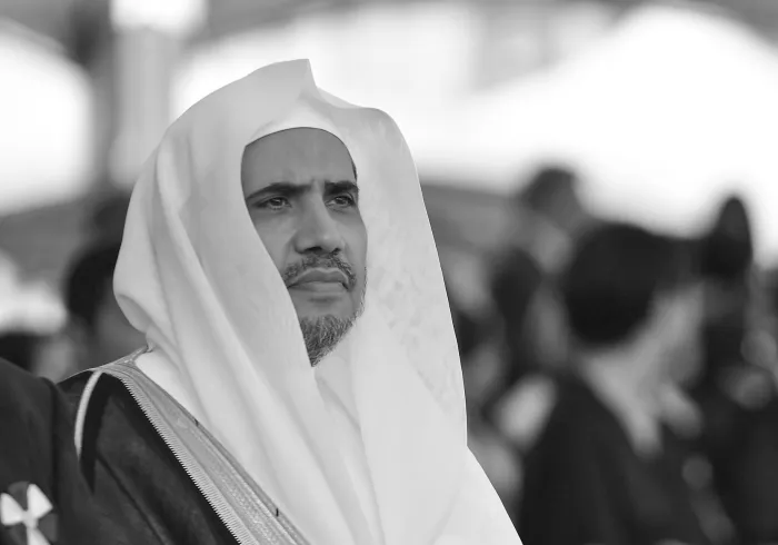 « L’action humanitaire consiste aussi à répandre la bienveillance dans le coeur des gens. Venir en aide aux autres, quelles que soient leurs croyances ou leur foi, est l’un des meilleurs moyens d’accéder au bonheur. » Mohammad Alissa 