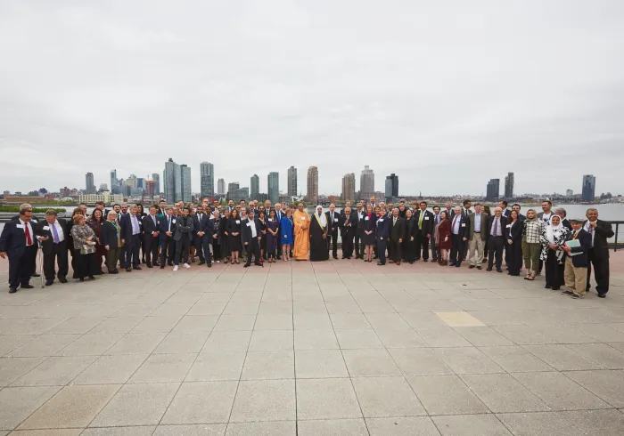 Chaque personne a la responsabilité d'être tolérante et respectueuse. La LIM agit pour favoriser l’amitié entre les personnes et bâtir des ponts de compréhension . 