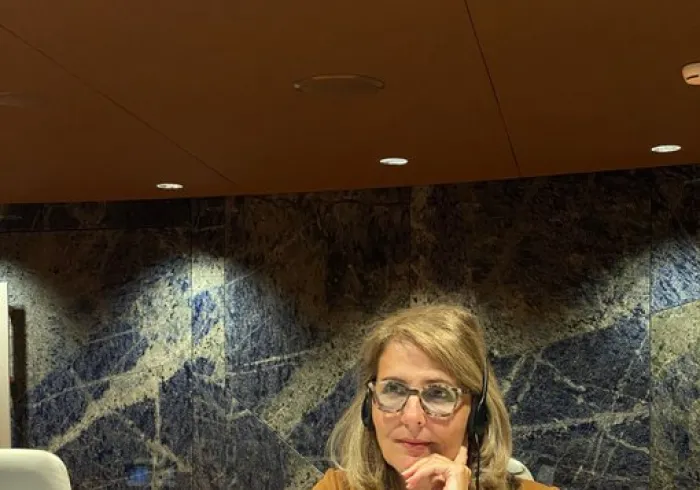 La directrice de l'Acrete Academy Geneva  à sibrupprecht  explique que la Radicalisation des jeunes est due à un manque d’encadrement et à l'exclusion sociale. Elle propose pour y remédier des programmes de Préventio