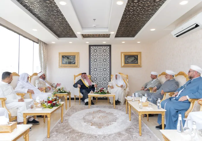 Mohammad Alissa a reçu, à Mina le Président du leg pieux Sunni en Irak cheikh Abdul Khaliq Al-Azzawi et des membres du Conseil irakien de jurisprudence islamique