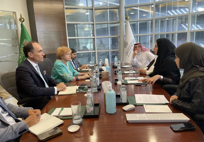 L’ambassadrice américaine Deborah Lipstadt envoyée spéciale pour la lutte contre l'antisémitisme, visite le bureau de la LIM à Riyad