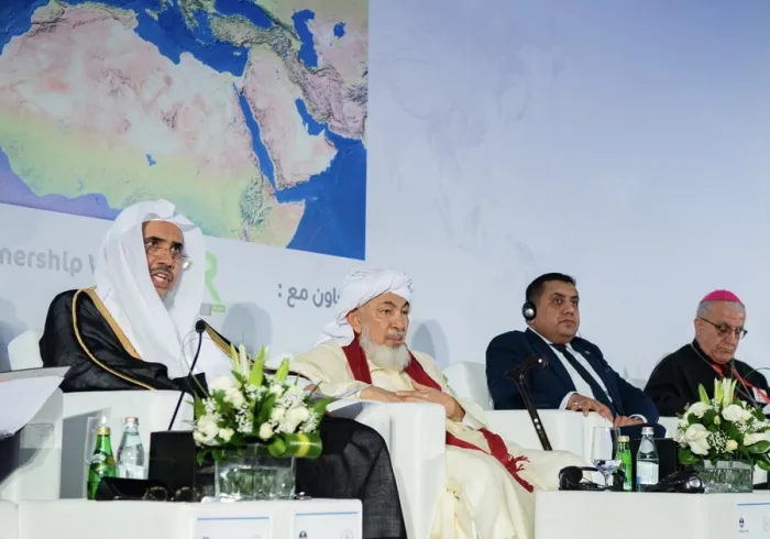 ‏معالي أمين عام ⁧رابطة العالم الإسلامي⁩ الشيخ د. ⁧محمد العيسى⁩ متحدثاً رئيساً في ملتقىٰ حوارات المواطنة الشاملة المنعقد ظهر اليوم في ⁧أبو ظبي⁩ بمشاركة شخصيات دينية وفكرية وسياسية 