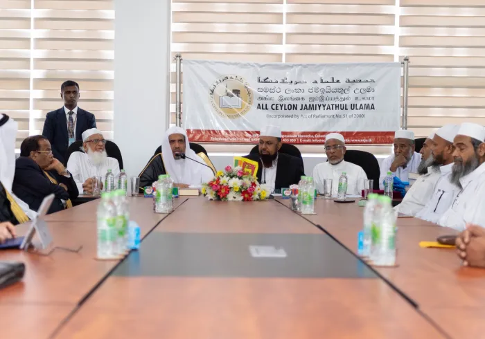Le SG de la Ligue Islamique Mondiale s’est réuni à Colombo avec le président de l’Association des savants du Sri Lanka et avec ses membres qui ont apprécié la visite de la LIM qui a soulevé l’importance du rôle de l’association pour assurer l’harmonie religieuse et ethnique.