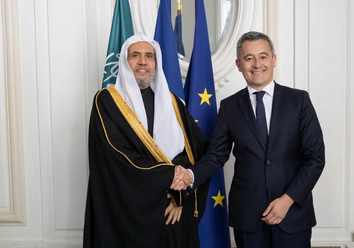 Dalam rangka memenuhi undangan dari pusat-pusat pemikiran dan studi terkemuka: Yang Mulia Sekretaris Jenderal Liga Muslim Dunia bertemu dengan sejumlah menteri Prancis.