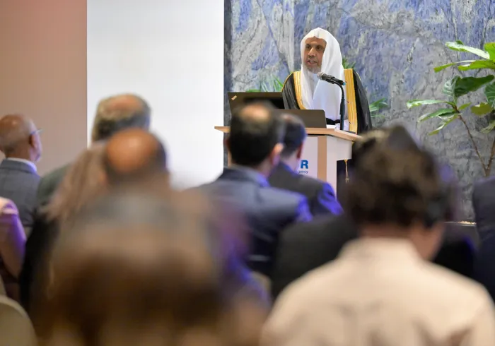 الأمين العام لرابطة العالم الإسلامي يلقي الكلمة الافتتاحية لفعالية مفوَّضية شؤون اللاجئين للدورة "٨١" للجمعية العامّة بالأمم المتحدة بنيويورك