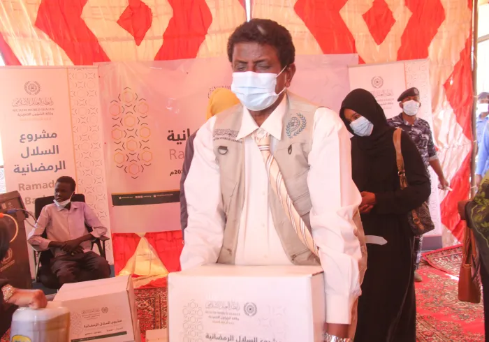 Un mois béni où débute le projet « La caravane des paniers de Ramadan ». Initiative lancée dans près de 30 pays pour 150000 bénéficiaires cette année Ligue Islamique Mondiale