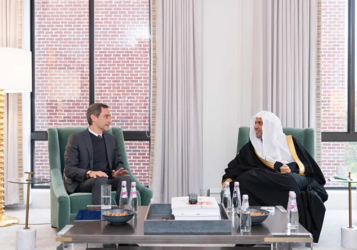 عزت مآب شیخ ڈاکٹر محمد العیسی نے اپنی رہائش گاہ پر امریکی وزیر خارجہ برائے مشرقی امور کے معاون اول جناب جوئے یڈ سے ملاقات کی