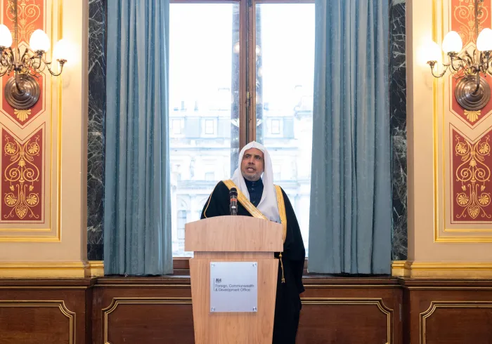 وی در مورد تعدادی از موضاعات فکری و منازعات تشریعی مرتبط با آن سخن گفت: