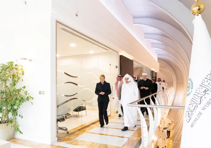 شيخ ڈاکٹر محمد العیسی نے اپنے ریاض دفتر میں، کروشیا کی سابق صدر اور عالمی امن کی سرگرم کارکن محترمہ کولینڈا گرابر کا استقبال کیا