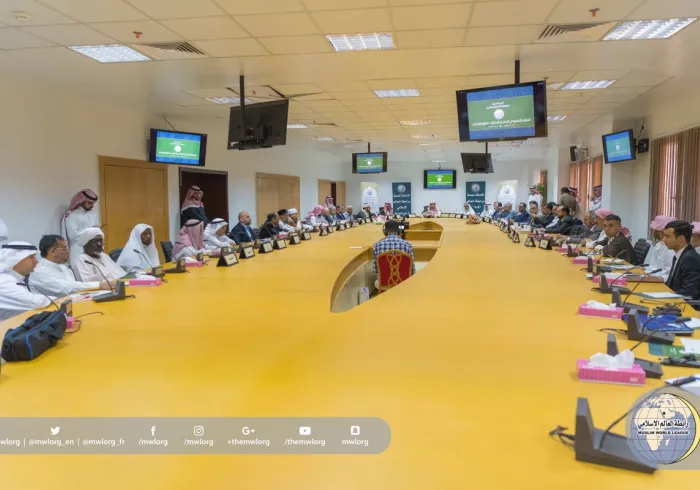 Le Secrétaire Général inaugurant "le symposium international des minorités islamiques" tenu à La Mecque en présence de ses représentants.