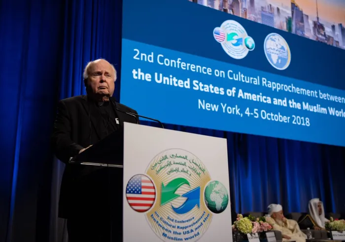 الكاردينال براين مك ويني المدير التنفيذي لمكتب الشؤون الدينية العالمية بنيويورك مخاطباً مؤتمر التواصل الحضاري: “بالرغم من أننا نعيش في عصر حديث، فما زلنا نرى عدم الاعتراف بالآخر”