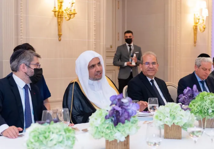 Mémorandum d’entente et d’amitié signé à Paris.