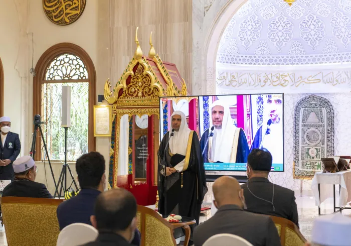 Mohammad Alissa a visité la mosquée Tun Son à Bangkok qui est considérée comme la plus ancienne mosquée du Royaume de Thaïlande construite en 1610 après JC ; le SG y a rencontré des cheikhs et des imams, afin d’échanger sur des sujets d’intérêt commun.