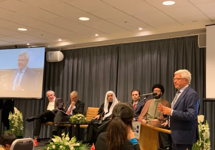 ناروے کے سابق وزیر  اعظم بانڈوک نے انسانی یکجہتی کے فروغ  پر منعقدہ سمپوزیم میں خطاب کرتے ہوئے 