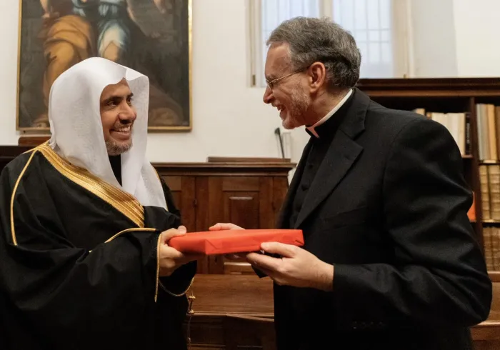 امبروزیانامیوزیم کیطرف سے ڈاکٹر محمد العیسی کا اقوام اور لوگوں کے مابین دوستی کے فروغ کی کوششوں کے اعتراف میں خیر مقدم