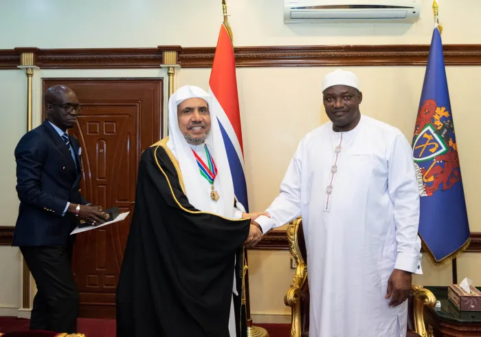 Dr. Al-Issa Receives the Ambassador of International Peace Award