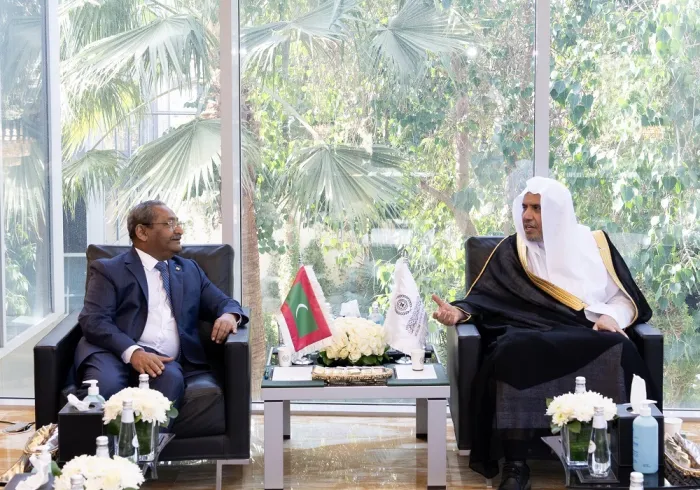 Le Secrétaire général, Président de l'Organisation des savants musulmans, cheikh Mohammad Alissa, a reçu dans son bureau à Riyad l'Ambassadeur de la République des Maldives auprès du Royaume d'Arabie Saoudite, M. Mohamed Khalil