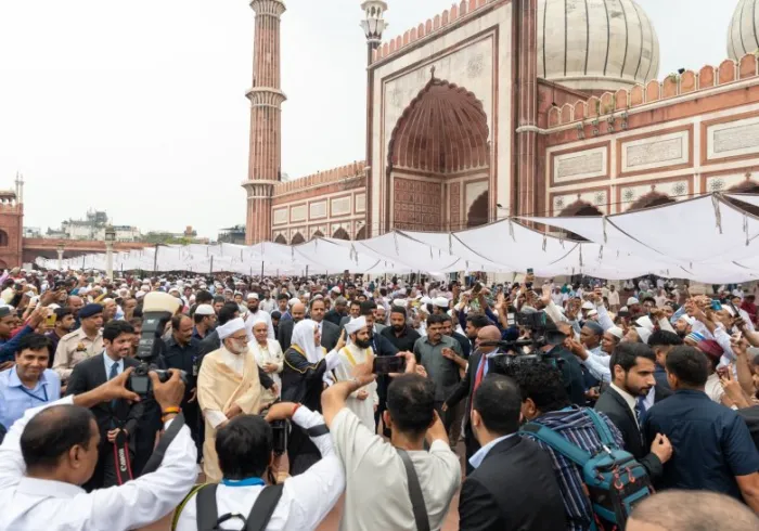 The honor of ascending a pulpit that has not been attained by a person from outside India for 400 years!
