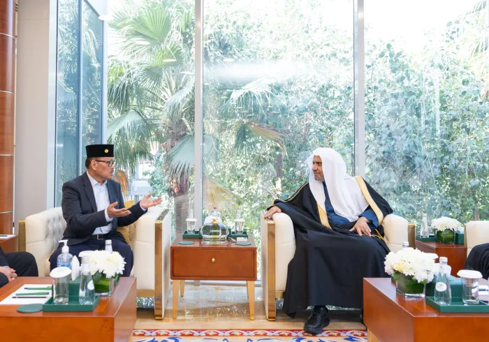Yang Mulia Sekretaris Jenderal LMD, Ketua Asosiasi Ulama Muslim, Syekh Dr. Mohammed Al-Issa