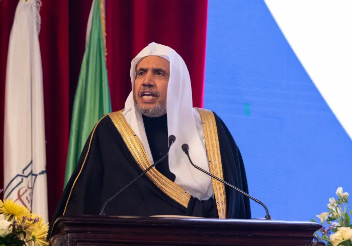 Acara yang dihadiri oleh sekitar tiga ribu syekh, dipimpin oleh Yang Mulia Mufti Mesir, para rektor universitas dan anggota fakultasnya, serta sejumlah besar mahasiswa, selain sekelompok pemikir dan diplomat: