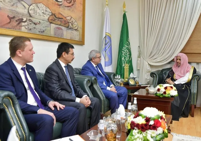 رئيس أكاديمية أوزبكستان الإسلامية الدولية أ.د.شهرت يافقاتشيف، ووكيل الأكاديمية للعلاقات الدولية السيد بهرام جان محمديف