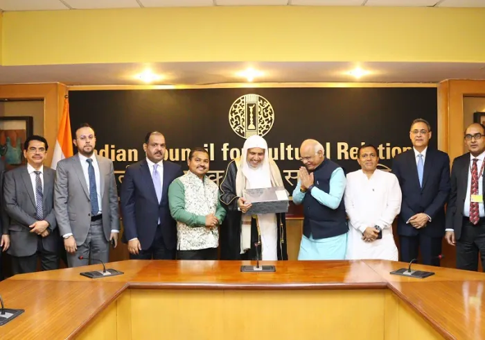 Yang Mulia Sekretaris Jenderal LMD, Ketua Asosiasi Ulama Muslim, Syekh Dr.Mohammad Al-issa, mengadakan pertemuan dengan Yang Mulia Presiden Dewan Hubungan Budaya India, Dr. Vinay Sahasrabuddhe, di ibu kota, New Delhi.