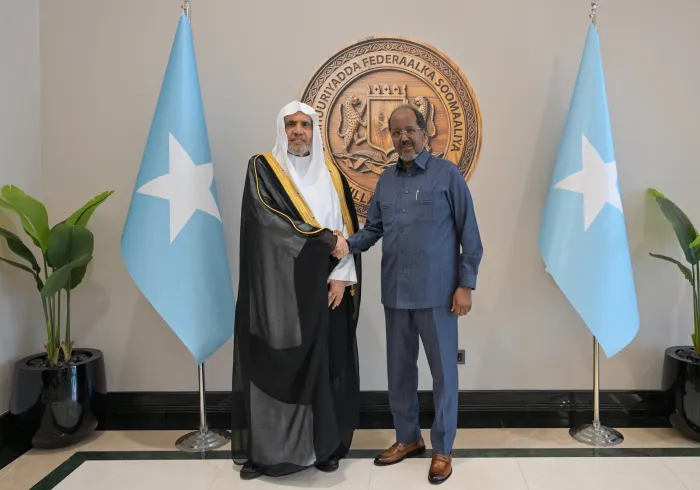 ‏استقبل فخامةُ رئيس جمهورية الصومال الفيدرالية، الدكتور حسن شيخ محمود، في القصر الرئاسي، معالي الأمين العام، رئيسَ هيئة علماء المسلمين، فضيلةَ الشيخ د.محمد العيسى