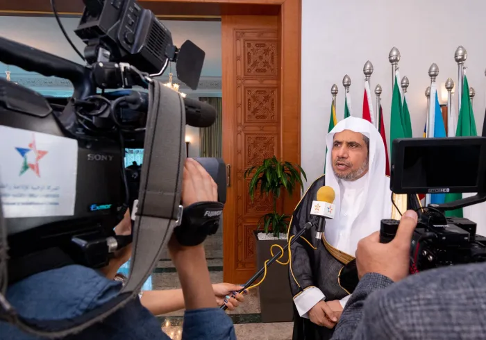 Mohammad Alissa s’adressant aux médias marocains sur le principe du discours constructif et des relations civilisationnelles contenu dans la Charte Mecque: 
