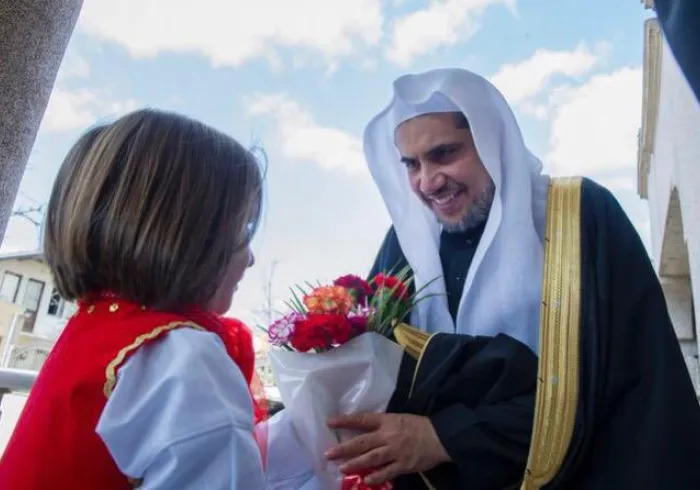 La LIM promeut l’ouverture aux autres et le dialogue interreligieux pour créer un monde plus pacifique et éradiquer la menace de l'extrémisme.