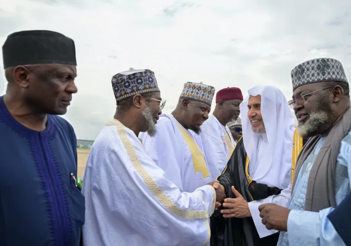 Yang Mulia Sekretaris Jenderal LMD, Syekh Dr. Mohammed Al-Issa , tiba di ibu kota Nigeria, "Abuja"