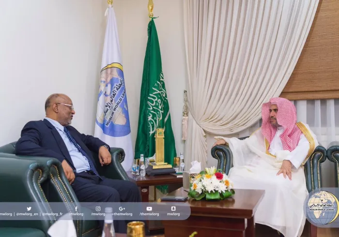 Le SG de la LIM recevant M. Gulam Moshi l'Ambassadeur du Bangladesh au Royaume. Ils ont discuté de questions d'intérêt commun