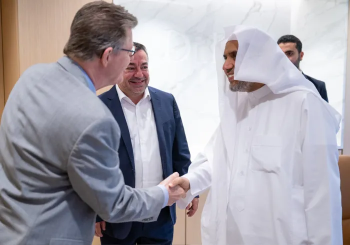 Yang Mulia Sekretaris Jenderal LMD, Ketua Organisasi Ulama Muslim, Syekh Dr. Mohammed Alissa , bertemu dengan Presiden Universitas Duke, Amerika Serikat, Dr. Vincent Price. Dr. Vincent menyambut baik kunjungan Yang Mulia ke universitas