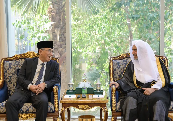 Yang Mulia Sekretaris Jenderal LMD, Ketua Organisasi Ulama Muslim, Syekh Dr. Mohammed Alissa, menerima kunjungan Yang Mulia Syekh Dr. Yahya Cholil Staquf