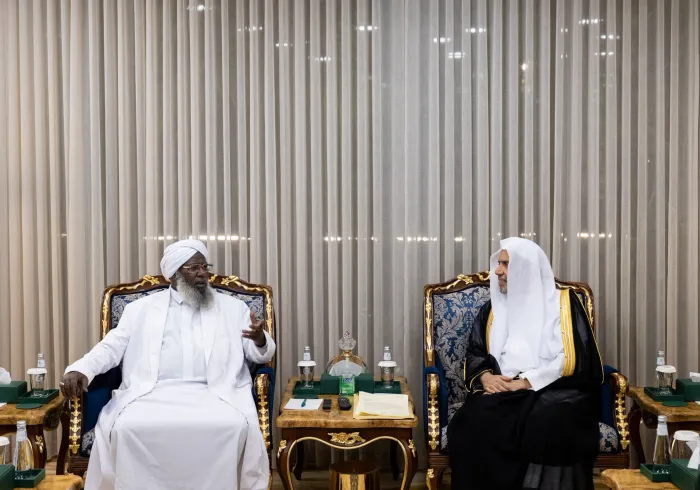 Yang Mulia Sekretaris Jenderal LMD, Ketua Organisasi Ulama Muslim, Syekh Dr. Mohammed Alissa, menerima kunjungan Yang Mulia Imam Besar, Ketua Dewan Tertinggi Urusan Islam, Ketua Majelis Ulama Republik Ethiopia, Syekh Dr. Haji Ibrahim Tufa, di kantornya.