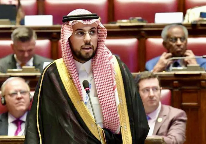 Yang Mulia Asisten Sekretaris Jenderal Komunikasi Korporat, Tuan Abdulwahab Al-Shehri, menyampaikan pidato mewakili Liga Muslim Dunia dalam Konferensi Parlemen Kedua untuk Dialog Antar Agama