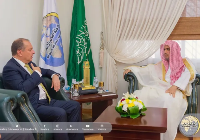 Le SG recevant l'Ambassadeur britannique au Royaume, M. Simon Collis. La rencontre a porté sur un certain nombre de sujets d'intérêt commun