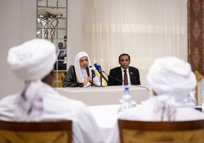 Yang Mulia Sekretaris Jenderal LMD, Ketua Organisasi Ulama Muslim, Syekh Dr. Mohammed Alissa , bertemu dengan delegasi ulama dari Republik Sudan