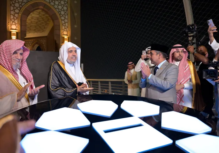 Su Excelencia el Sheij Dr. Mohammed bin Abdulkarim Alissa,  inauguró en La Meca la nueva plataforma digital de la Liga, «Minhaj»