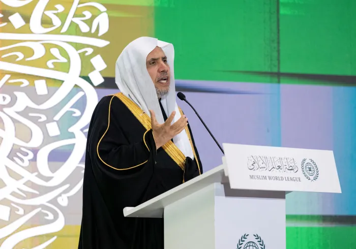 د.العيسى يشهد تخريج سبعين ألفًا بين حافظ وحافظة للقرآن الكريم في راوندا