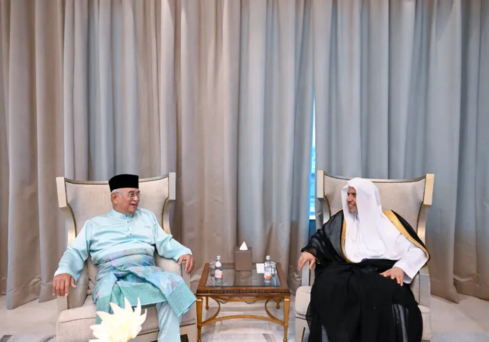 سیکرٹری جنرل رابطہ، عزت مآب شیخ ڈاکٹر محمد العیسی نے ”کوالالمپور“ میں واقع اپنی قیام گاہ پر ریاست ملاکا کے گورنر، تون سری ڈاکٹر الحاج محمد علی بن محمد رستم سے ملاقات کی