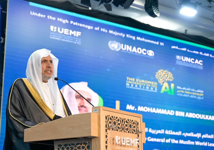Sekretaris Jenderal Liga Muslim Dunia Menjadi Pembicara Utama dalam Pembukaan Konferensi Internasional Universitas Euro-Mediterania di Kota "Fez"
