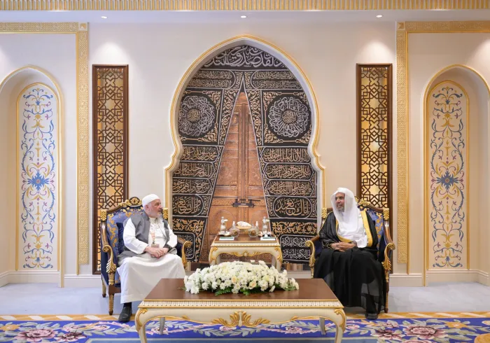 H.E. Sheikh Dr. Mohammed Al-Issa , Secretary-General of the MWL and Chairman of the OMS, received H.E. Dr. Mohammad Abu Al-Khair Shukri, Minister of Endowments of the Syrian Arab Republic