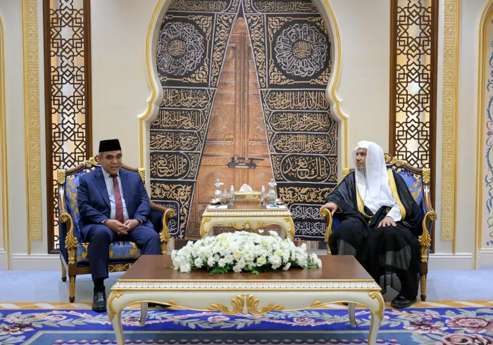 الأمين العام لرابطة العالم الإسلامي يستقبل رئيس مجلس الشورى الشعبي الإندونيسي