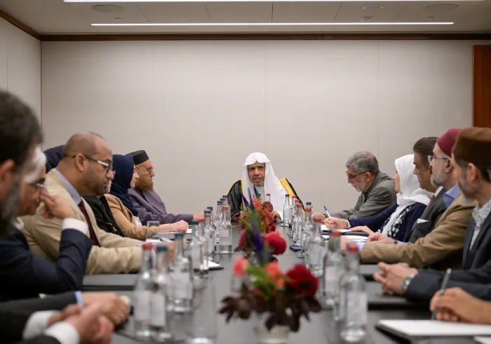 ‏التقى معالي الأمين العام، رئيس هيئة علماء المسلمين، الشيخ د.⁧‫محمد العيسى‬⁩‬⁩ ، بالقيادات الدينية الإسلامية، بينهم عددٌ من رجال الأعمال في عموم المملكة المتحدة
