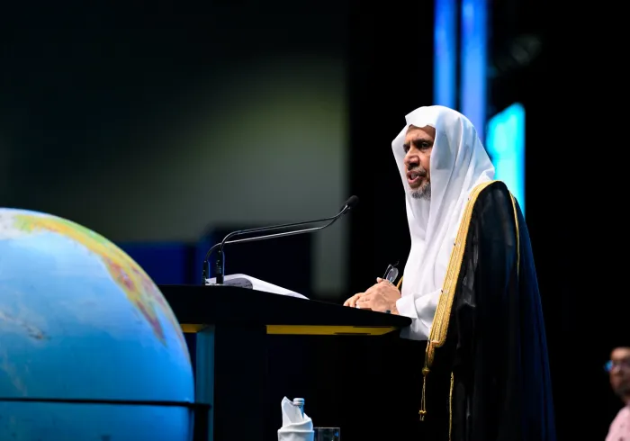Fotos de la tercera Cumbre internacional de líderes religiosos, con la participación del Secretario General, Presidente del Consejo de Ulemas, el Sheij Dr. Mohammed Al-Issa como orador principal en la ceremonia de apertura