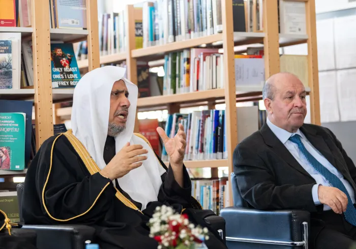 En dos conferencias dirigidas a académicos y estudiantes de Tirana, el Secretario General, el Sheij Mohammed Al-Issa, abordó el pensamiento islámico: 