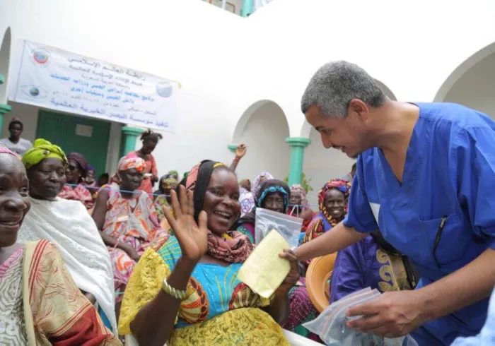 La LIM exécute un programme sanitaire en Afrique contre la cécité pour près de 25 000 patients avec 2700 opérations.