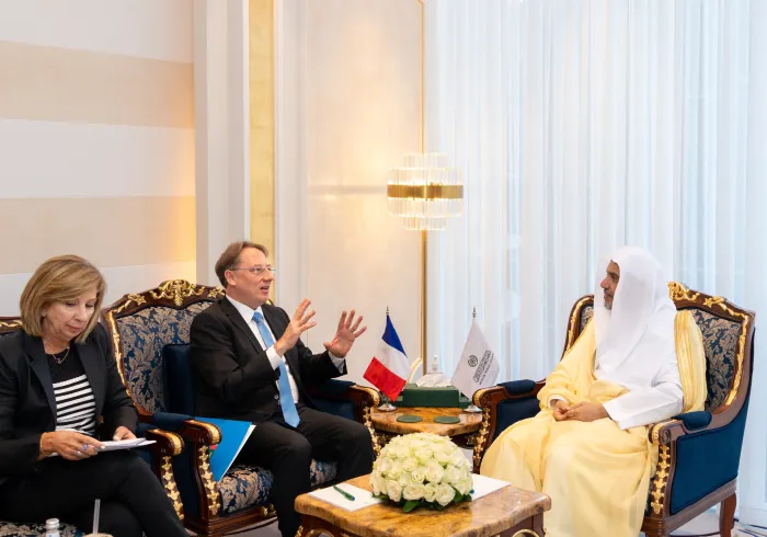 Yang Mulia Sekretaris Jenderal LMD, Ketua Asosiasi Ulama Muslim, Syekh Dr.Mohammed Alissa  , menerima Yang Mulia Duta Besar Republik Perancis untuk Kerajaan Arab Saudi