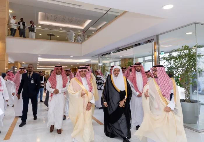 En presencia del Ministro, Sr. Youssef Al-Bunyan: