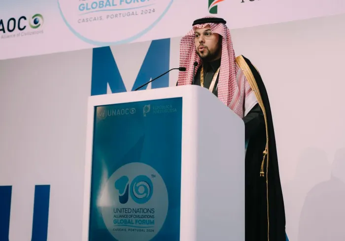 En nombre del Secretario General, Sheij Mohammed Al-Issa,El Secretario General Adjunto para la comunicación institucional,   Abdulwahab bin Mohammed Al-Shehri